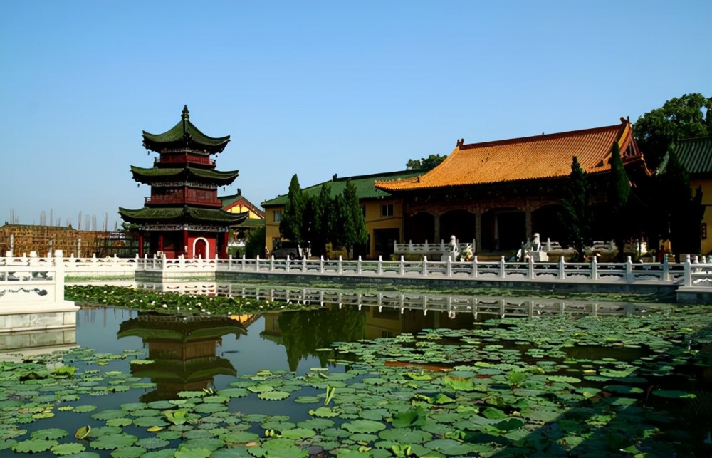 今天小編為大家介紹的,就是江西的一座良心寺廟,吃飯燒香都不收費,但