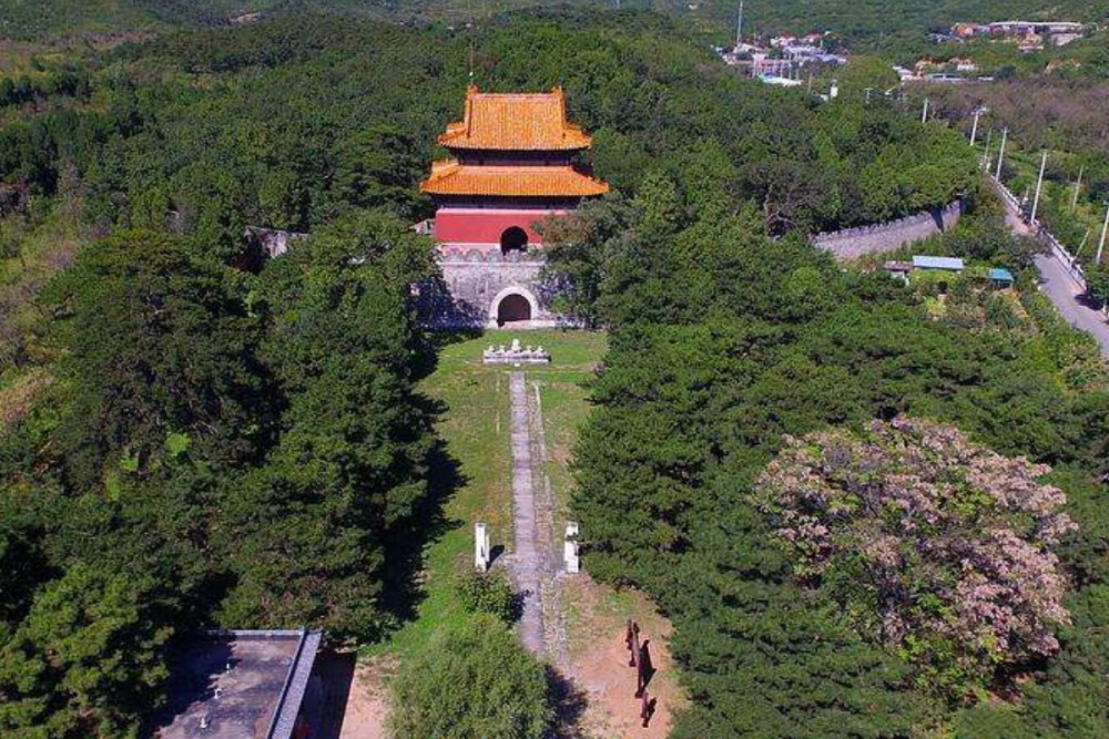 定陵出土的国家一级文物明孝端皇后的九龙九凤冠究竟有多奢华