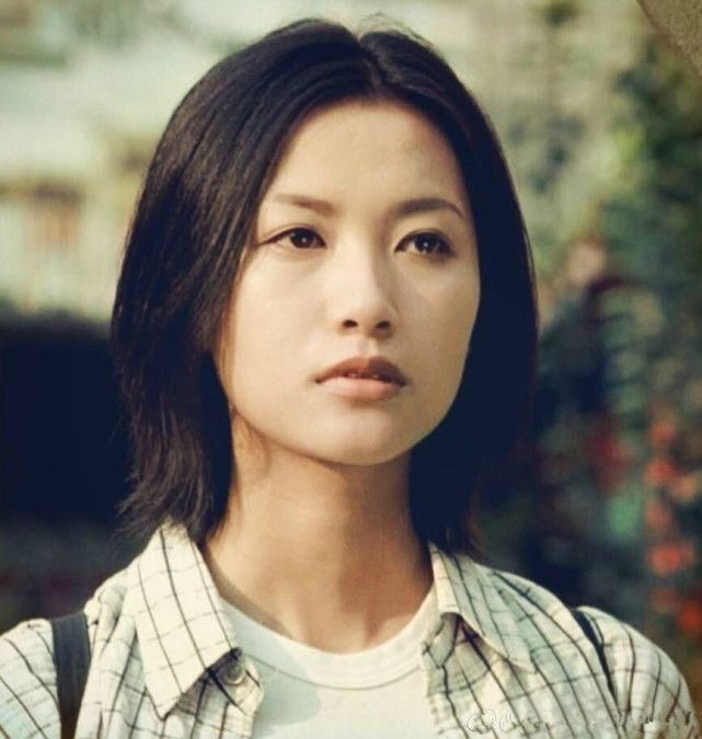 至今未婚的3位大龄女星,最大55岁,最小47岁,她们经历了什么?