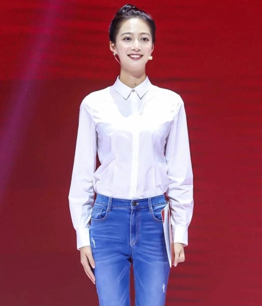 中国传媒大学校花冯琳再次成为领诵员这一次身份有点不一样