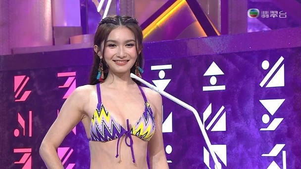 2021港姐黑马夺冠，其母也曾选美与袁咏仪同届，关礼杰女儿未入三甲