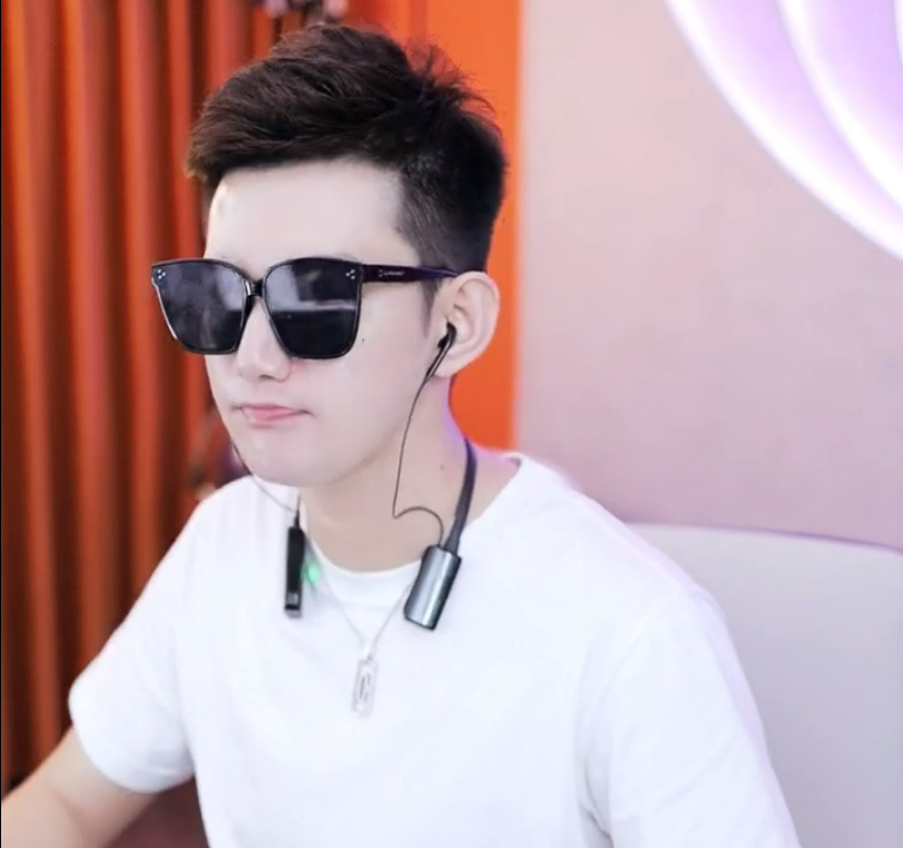 阿哲老婆珊珊家庭背景(mc阿哲媳妇珊珊多大年龄)