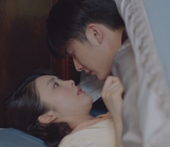 中,更像是程亦治一厢情愿的付出,而吴丽姿在他的面前却只有谎言罢了