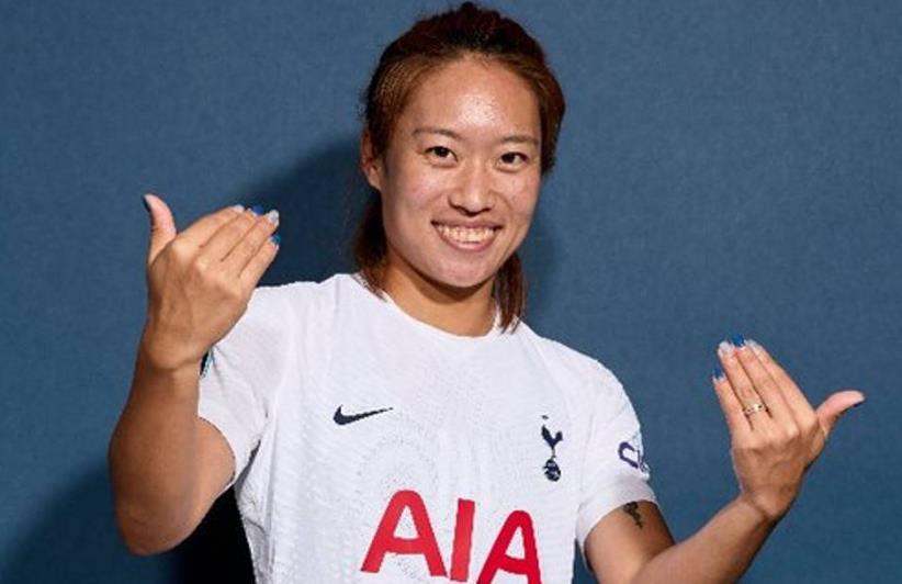 唐佳丽热刺首秀2次打门造险欲闪耀英超球迷险些打在贾秀全脸上