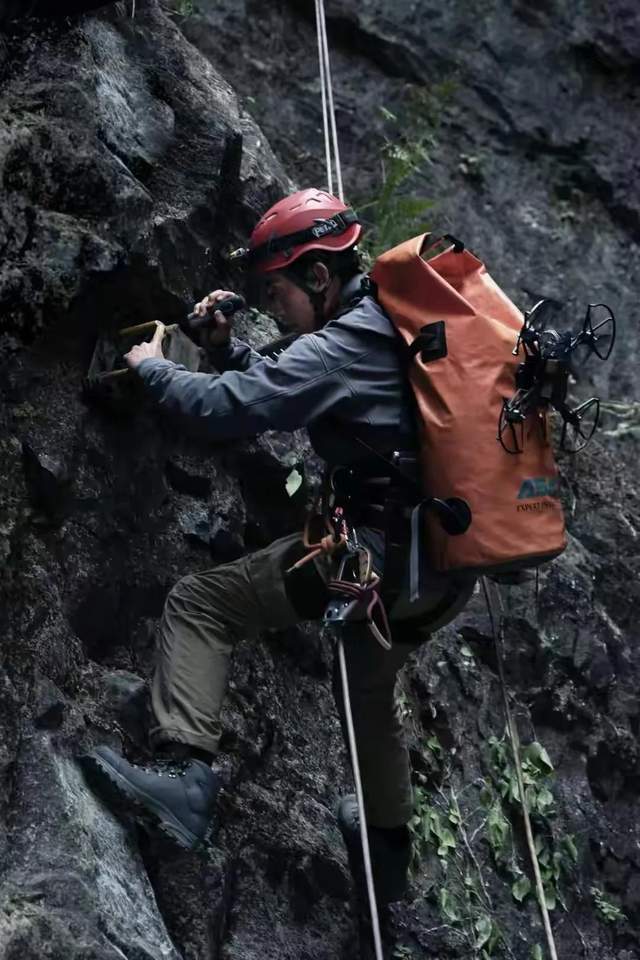 太强势！朱一龙《峰爆》点映口碑已爆！贾平凹主演电影压力来了