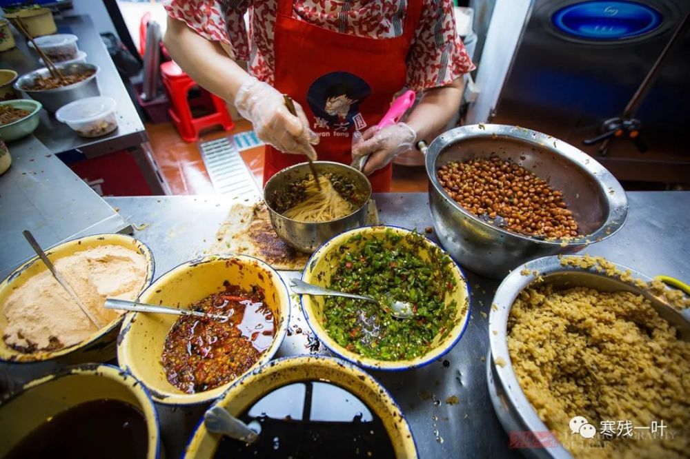 江西一早餐店一碗拌粉35塊,竟然還能這麼火,連明星劉濤都來吃_騰訊