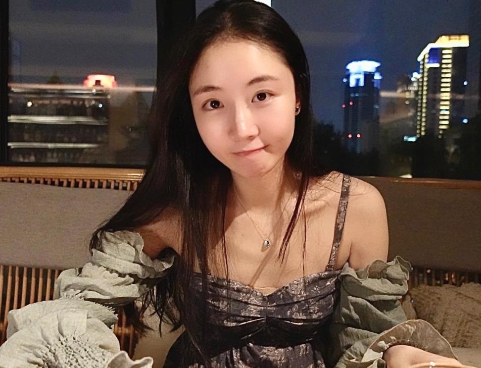 陈露晒美照惹争议王萌霸气护闺蜜获网友一致认可