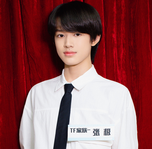 别的公司艺人都怕老板,时代峰峻艺人不怕老板李飞怕师兄.