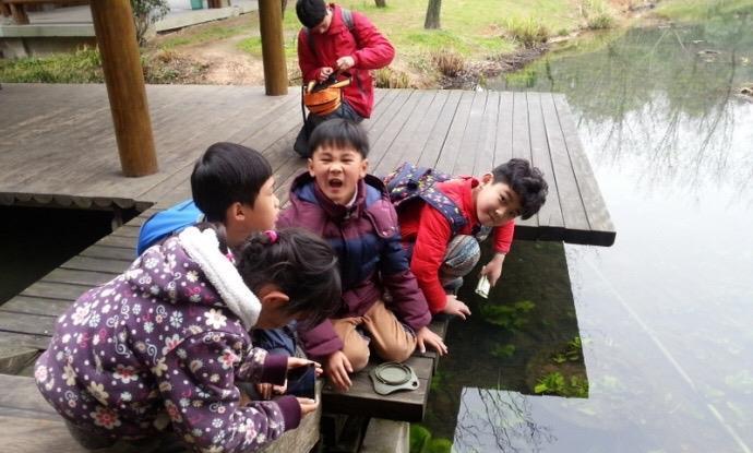 朱舅舅和妹妹和三个小外甥的爱藏在一张张相片里