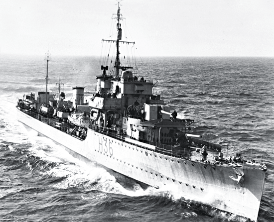 被称作"五个胖处女"的远程五管深水炸弹抛射器,这种口径达18 英寸(457