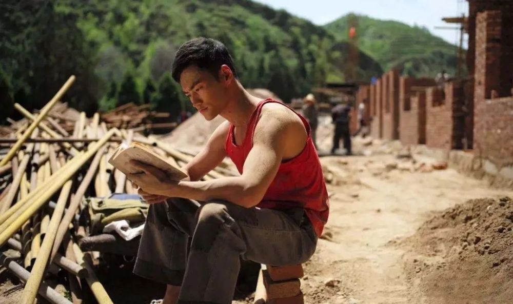 《平凡的世界:人生有四苦,熬过才是福