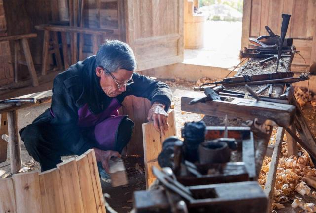 匠人一脉皆供奉祖师爷鲁班,工匠,木匠,石匠以及泥瓦匠行业皆与古代