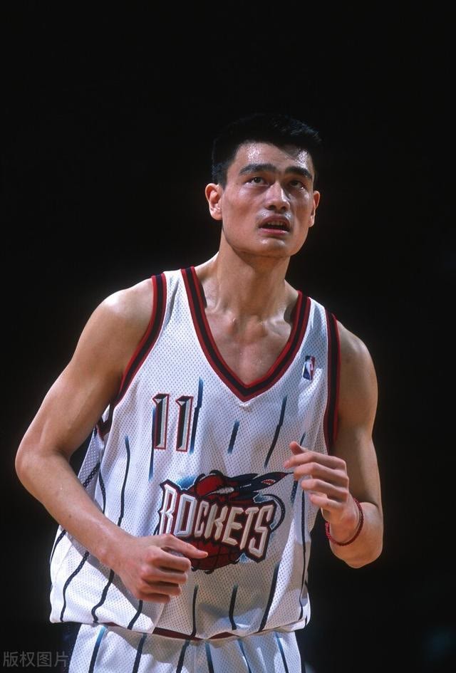 事实证明,杰克逊没有说错,没过多久,姚明不仅打了杰克逊队友的脸,还让