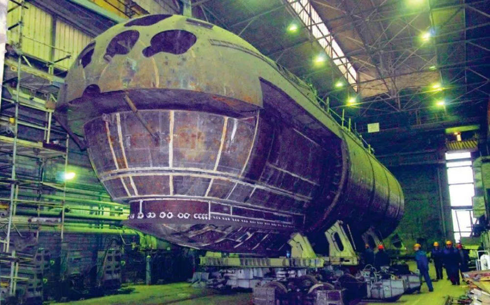 潜艇的声呐长啥样?以前靠听,现在靠看