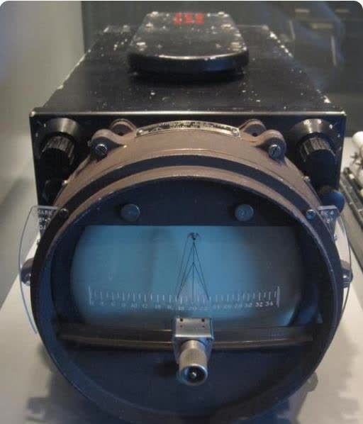 潜艇的声呐长啥样?以前靠听,现在靠看