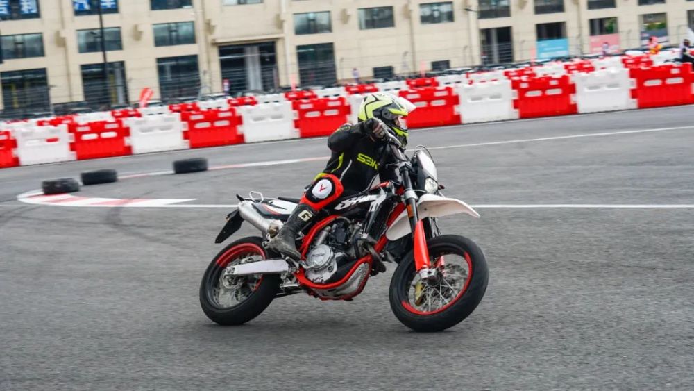 雨中激战又滑又刺激swm滑胎训练营上海站