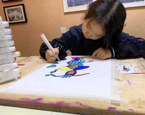 黄奕晒8岁女儿画作，女儿颜值逆袭变漂亮，乖巧懂事惹人心疼佳音课程体系