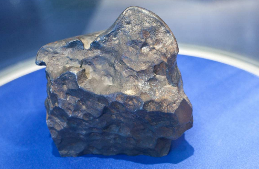 陨石每克拉一万贵州女孩有400公斤却不出售爱好不能用钱衡量