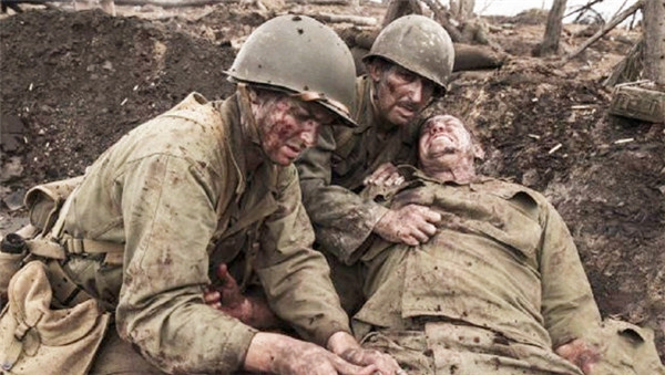 真实战场中的人中弹后能活多久?老兵表示:别再被电视忽悠了