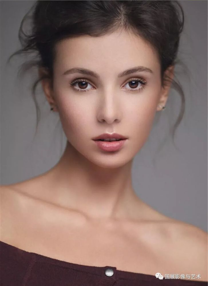 美女的眼神,很是勾人——_腾讯新闻