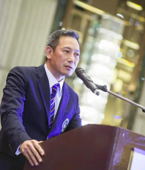 教父"鬼添"李育添,香港真正的地下皇帝,读mba助梅艳芳砍陈惠敏