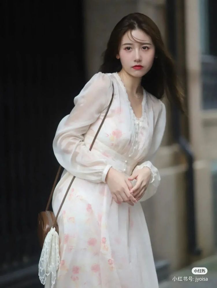 从小红书top100博主看1亿女孩的欲望和迷思