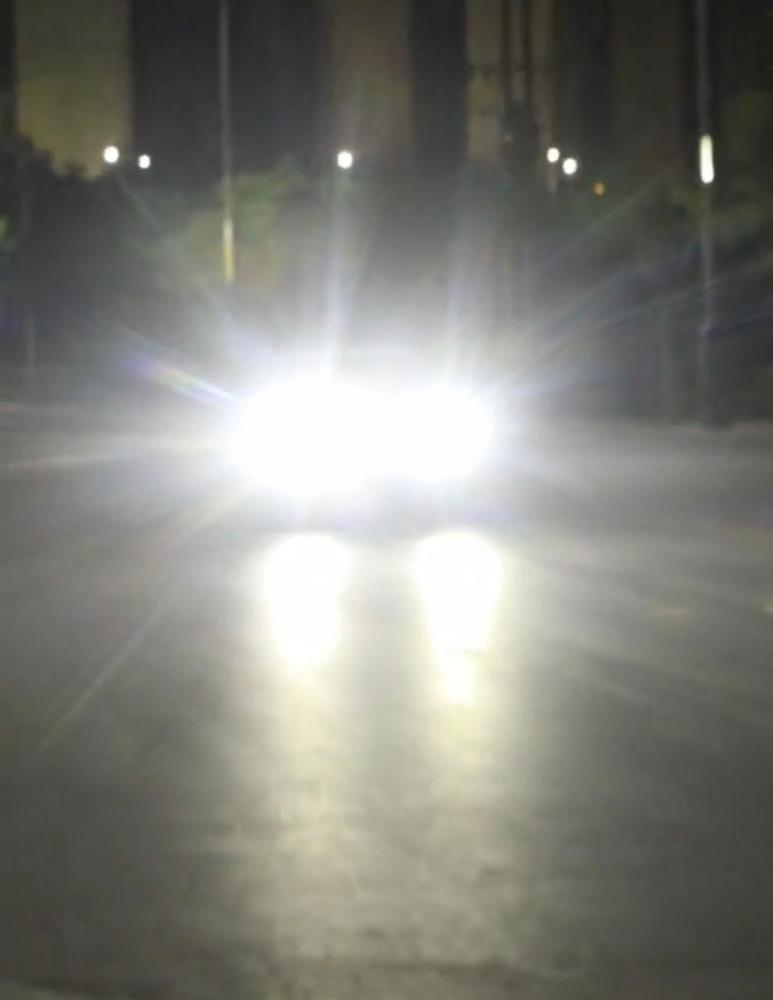 解气陕西一男子在城区长时间开远光灯交警刺眼不盯着它1分钟