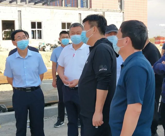 伊宁市委书记焦晓凡深入食品加工产业园区现场办公