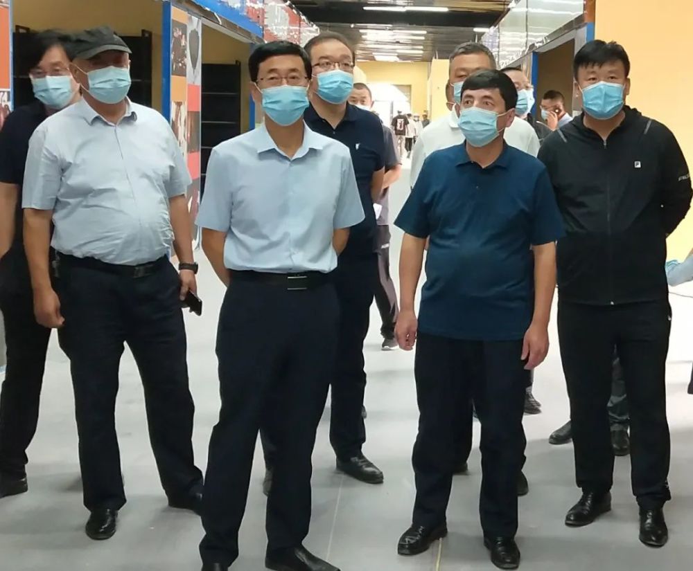 伊宁市委书记焦晓凡深入食品加工产业园区现场办公_腾讯新闻