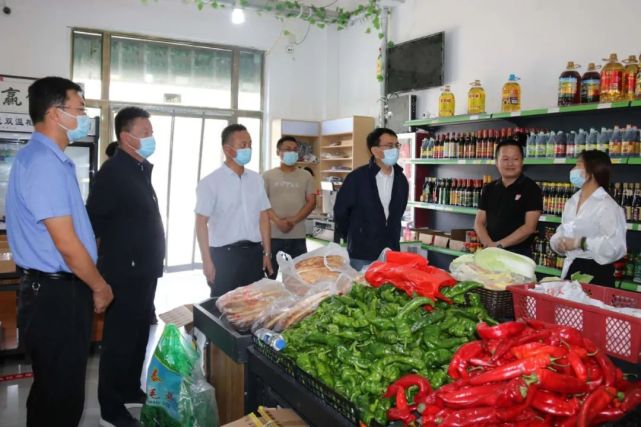 自治区供销合作社党委书记,理事会主任李轩一行赴试点县巴州若羌调研