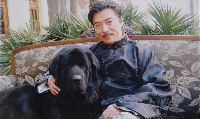 66岁张佩华复出拍戏二婚娶空姐育一子一女靠养藏獒年入千万