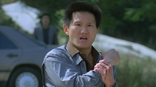 "龙套王"秦贵宝的千面人生,炸裂演技,撑起了影圈的半壁江山