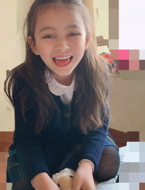 吴奇隆前妻马雅舒秀恩爱,与老公罗伯特甜蜜互动,一对混血儿女颜值高