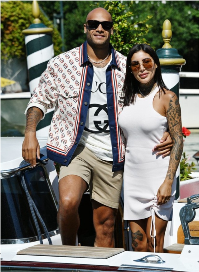 奥运百米飞人雅各布斯携妻子现身威尼斯电影节