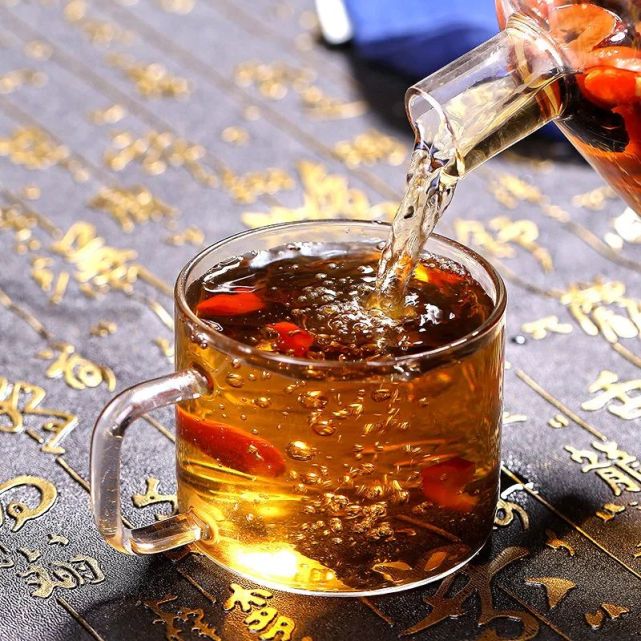 关于饮酒的谣言枸杞泡酒有滋补效果吗喝什么酒可以养生