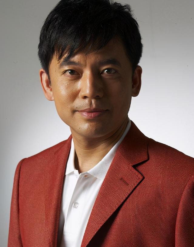 国家一级演员何政军,隐藏28年的妻子是她,难怪一直零绯闻!_腾讯新闻