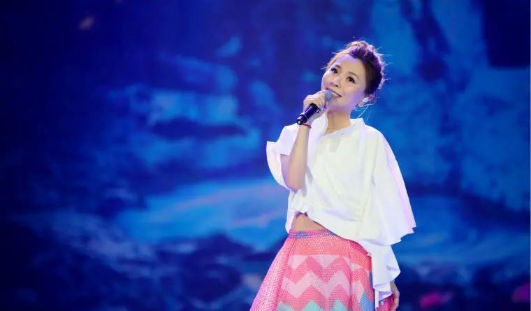 被何炅拒绝3年后高调官宣结婚湖南卫视儿媳妇终于有模样了