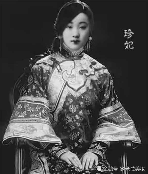 一组清末宫廷老照片,图一是最美格格,妃子长相一言难尽