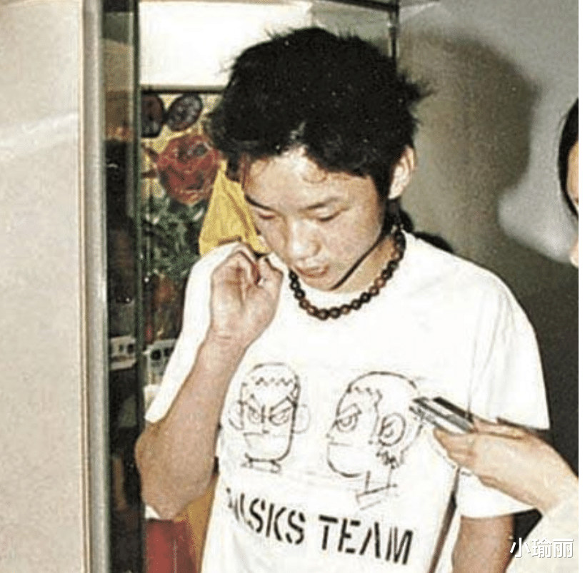 霍家纨绔子弟霍启中不学无术,曾暗讽堂嫂郭晶晶_腾讯新闻