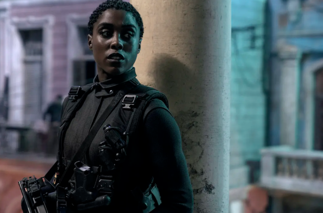 角色,穿吊带长裙打架超猛,动作戏里大秀身材|帕洛玛|拉莎娜·林奇|007