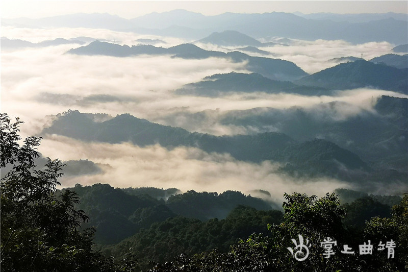 师宗南丹山雄伟险峻云海秀美