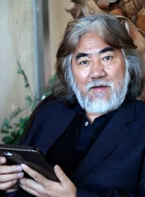 大胡子导演张纪中的桃色江湖