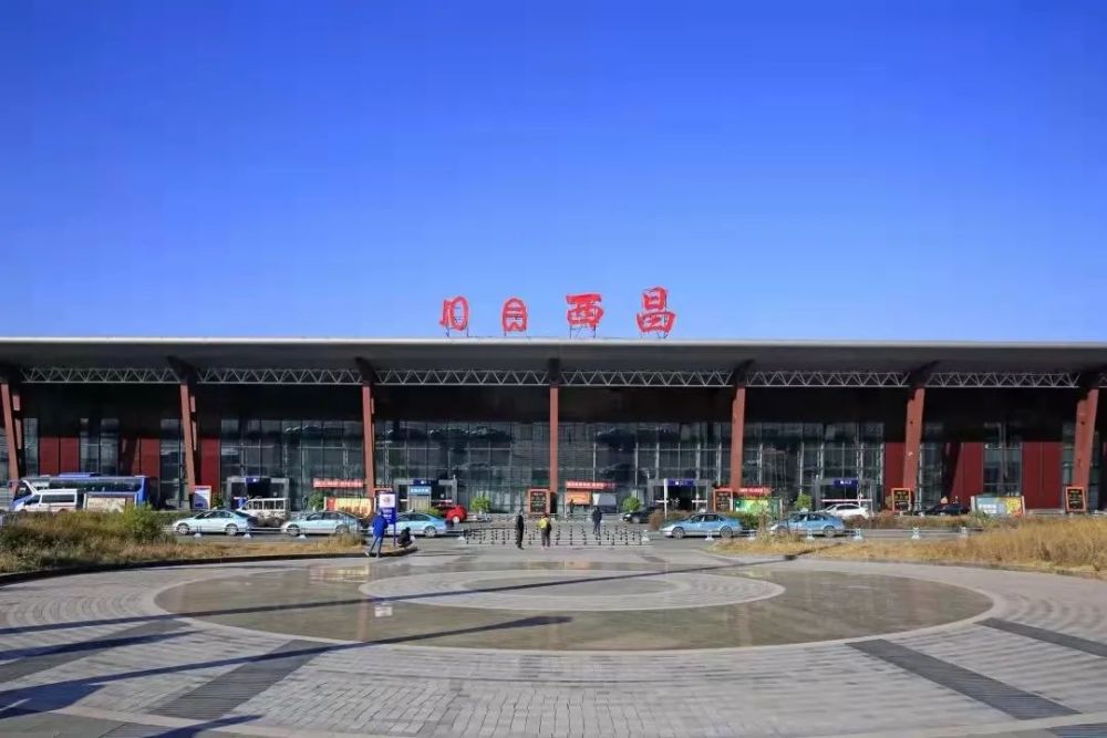 巴适青山机场新增西昌重庆航线
