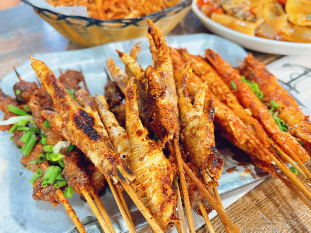 特色美食这些反复撸过的烧烤才是最地道的西昌味