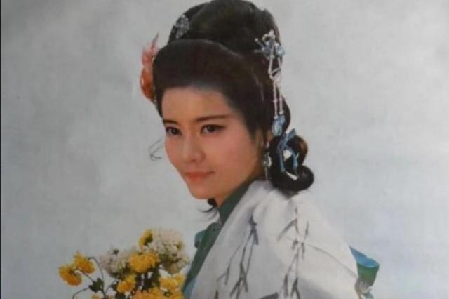 而故事中的杜十娘和李甲就是在这样的背景下认识的,最后却因为李甲的