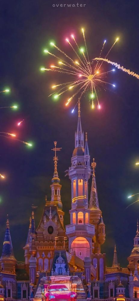 微信聊天里也能看烟花在发射烟花,直接星星眼设置好烟花聊天背景