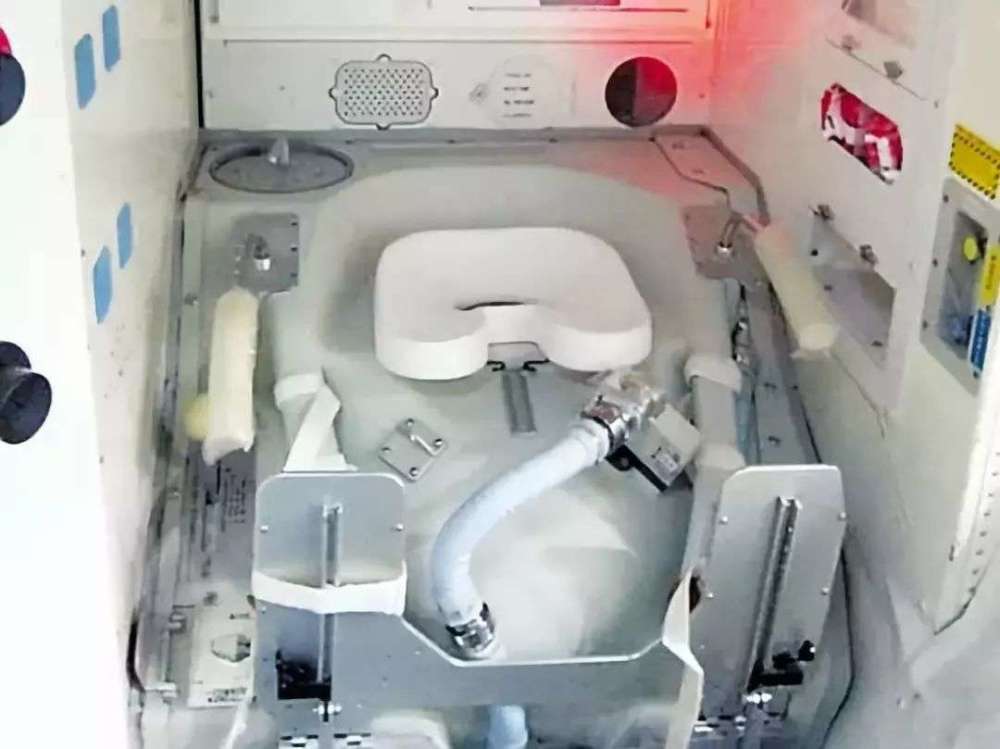 在中国空间站生活的宇航员能洗澡(在中国空间站生活的宇航员可以洗澡)