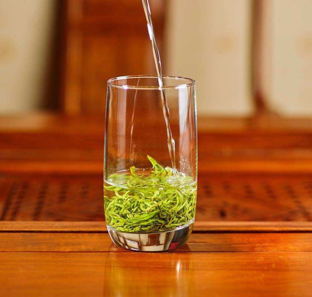 饮茶时,茶叶的第一泡水脏吗?有必要倒掉吗?