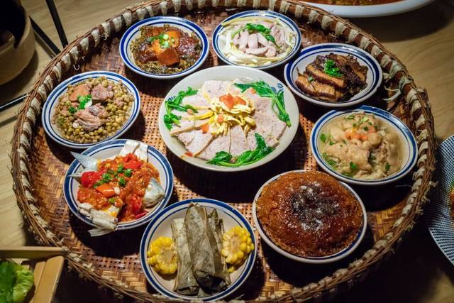 九斗碗,也被人们习惯称作坝坝宴,流水席,九大碗,九个碗等,是四川地区