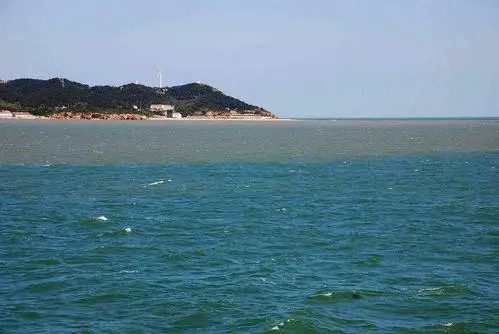 黄渤海分界线,南起在山东省蓬莱市田横山头,北至在辽宁省旅顺老铁山